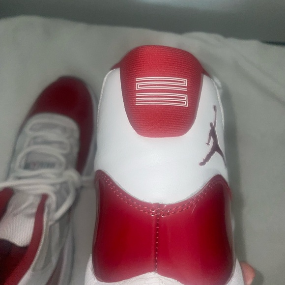 Jordan 11 Cherry Retro - Picture 4 of 5